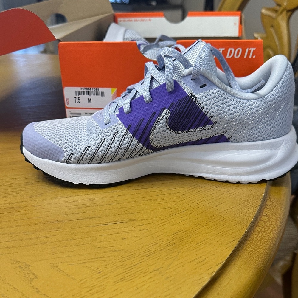 Nike Mesh Sneakers in Gray and Purple